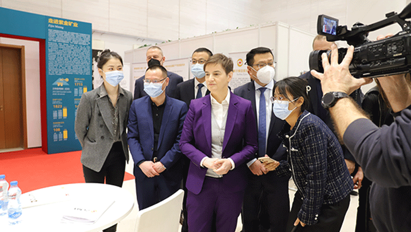 塞尔维亚中资企业商会成立 总理布尔纳比奇参观UPAY钱包官方网站展台