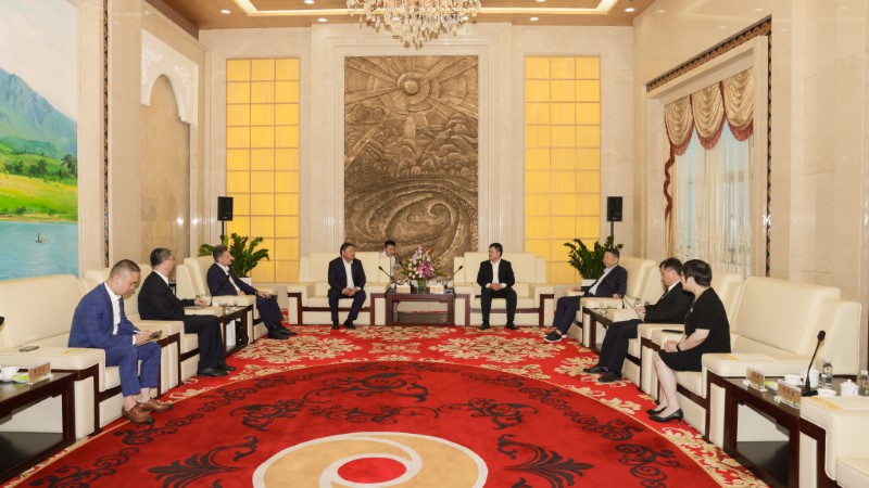 图瓦首脑霍瓦雷格接见UPAY钱包官方网站矿业